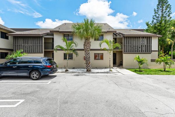 1647 Cabot Ln #8, Wellington, Florida 33414, image 1