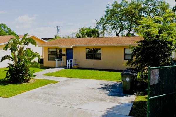 Lake Worth Town, 1422 S N St, Lake Worth Beach, Florida 33460, image 1