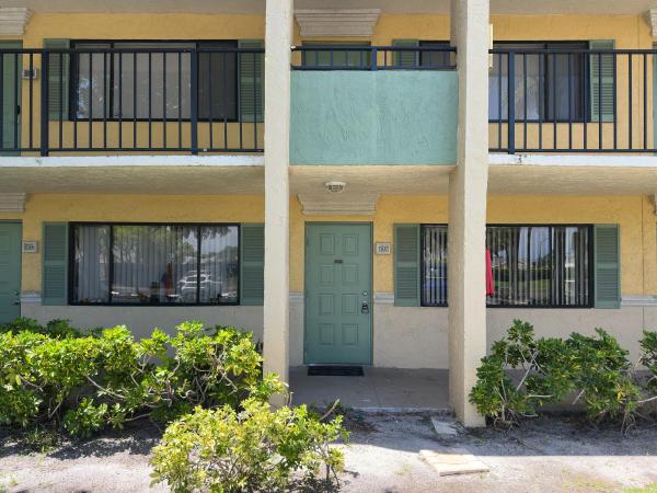 1507 Meadows Cir, Boynton Beach, Florida 33436, image 1