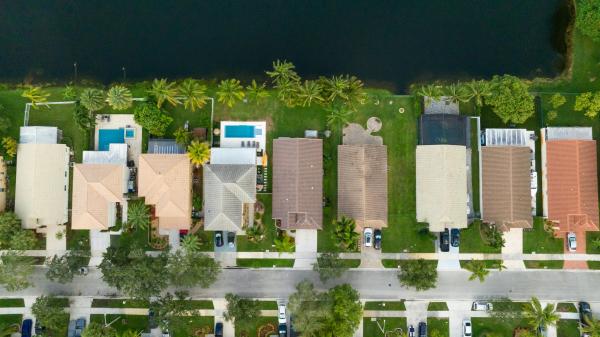 Walden Lake, 370 SW 203rd Ave, Pembroke Pines, Florida 33029, image 2