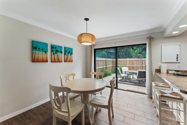 Sandtree Townhouses, 912 Sandtree Dr, Palm Beach Gardens, Florida 33403, image 2