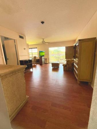 Golden Lakes Village, 218 Lake Frances Dr, West Palm Beach, Florida 33411, image 3