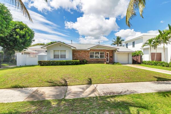 Pershing Park, 206 Pershing Way, West Palm Beach, Florida 33401, image 2