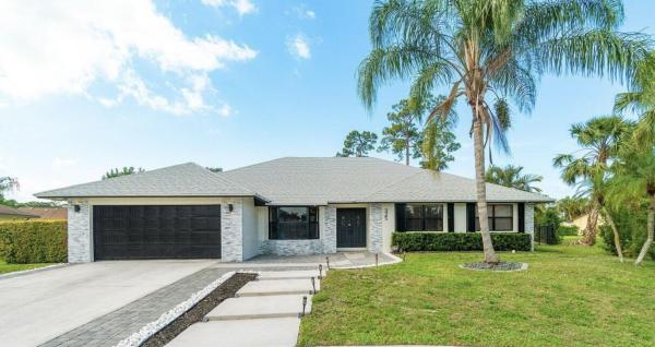 Pinewood Manor Of Wellington, 325 Knotty Wood Ln, Wellington, Florida 33414, image 1