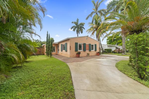 Gulfstream Estates, 906 NE 5th St, Hallandale Beach, Florida 33009, image 1