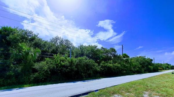 Surora Heights, 3381 N Old Dixie Hwy, Fort Pierce, Florida 34946, image 3