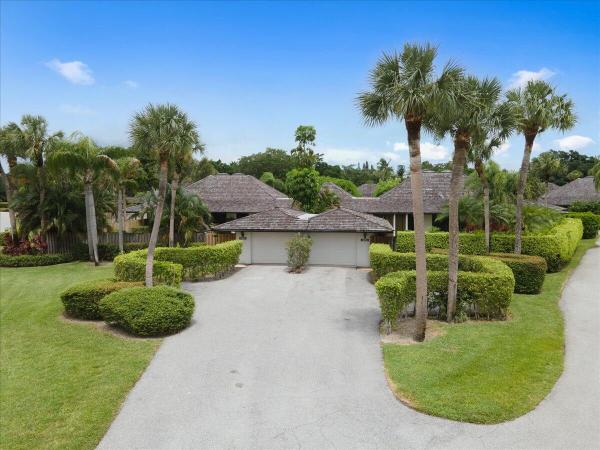Pebblewood, 11876 Pebblewood Dr, Wellington, Florida 33414, image 2
