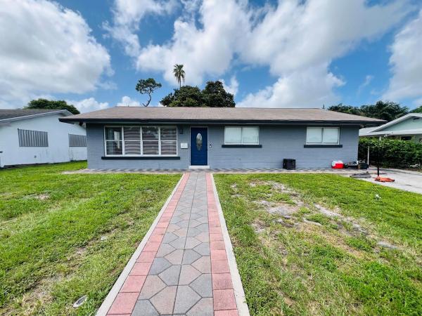 Knotty Pine Acres, 4873 Pine Knott Ln, West Palm Beach, Florida 33417, image 1