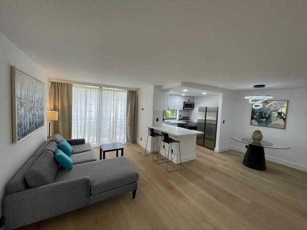 Plaza Of The Americas, 17011 N Bay Rd #307, Sunny Isles Beach, Florida 33160, image 1