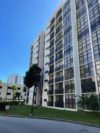 Plaza Of The Americas, 17011 N Bay Rd #307, Sunny Isles Beach, Florida 33160, image 2