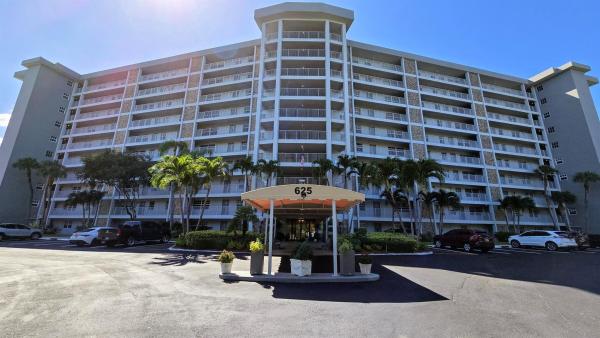 Palm-Aire Country Club 10, 625 Oaks Dr #403, Pompano Beach, Florida 33069, image 1