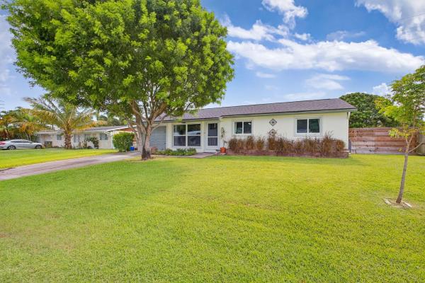 Shadyside, 372 E Shadyside Cir, West Palm Beach, Florida 33415, image 1