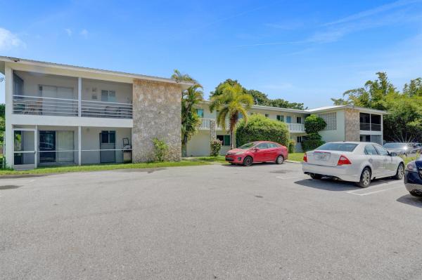 Beverly Boynton, 115 SW 1st Ave #5, Boynton Beach, Florida 33435, image 1