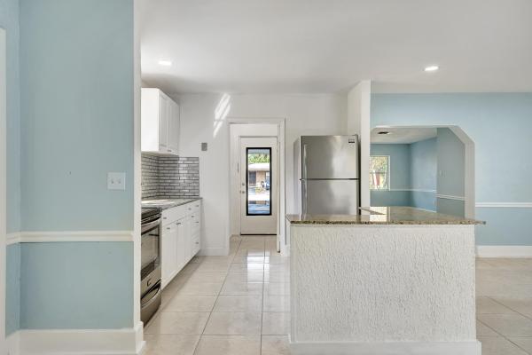 College Park, 700 NW 2nd Ter, Deerfield Beach, Florida 33441, image 1