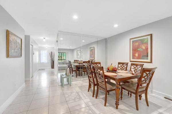 21214 Lago Cir, Boca Raton, Florida 33433, image 2