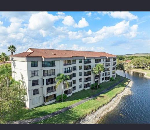Applewood Village 4, 2907 S Carambola Cir #403, Coconut Creek, Florida 33066, image 1