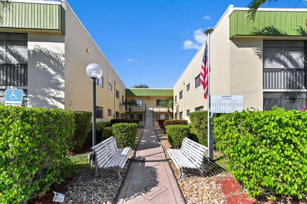 Pembridge At Lakes Of Delray, 15217 Lakes Of Delray Blvd #117, Delray Beach, Florida 33484, image 1
