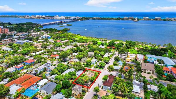 Lake Worth Town, 331 S Palmway, Lake Worth Beach, Florida 33460, image 1