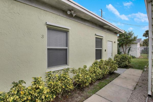 Estates Of South Palm Beach, 335 Kenilworth Blvd, West Palm Beach, Florida 33405, image 1
