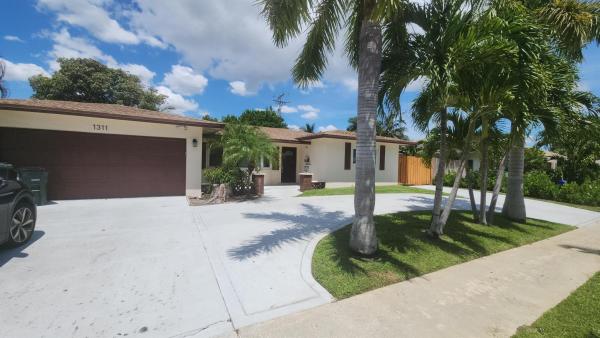 Boca Raton Square, 1311 SW 12th Ave, Boca Raton, Florida 33486, image 1