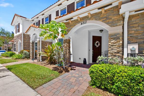 Charleston Commons, 4311 Maybelle Ln, West Palm Beach, Florida 33417, image 1