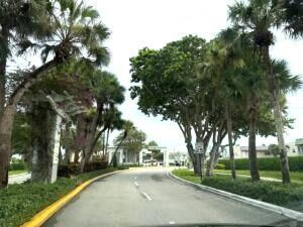 946 Flanders T, Delray Beach, Florida 33484, image 2