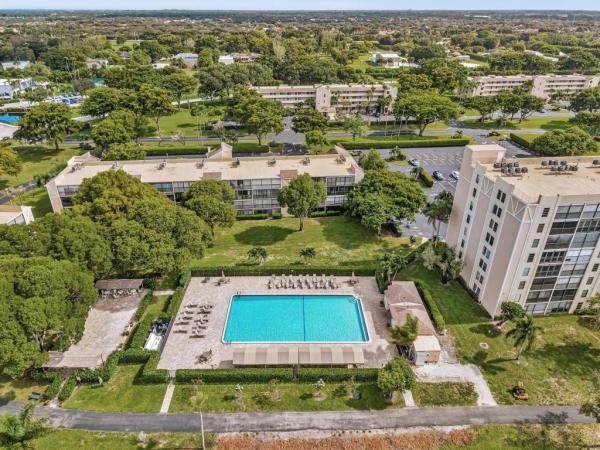 Huntington Lakes 3, 7286 Huntington Ln #301, Delray Beach, Florida 33446, image 3
