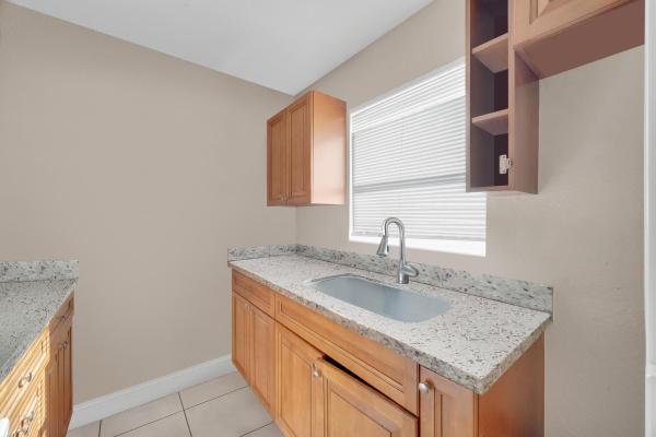 Park Manor, 2401 Avenue H E, Riviera Beach, Florida 33404, image 2