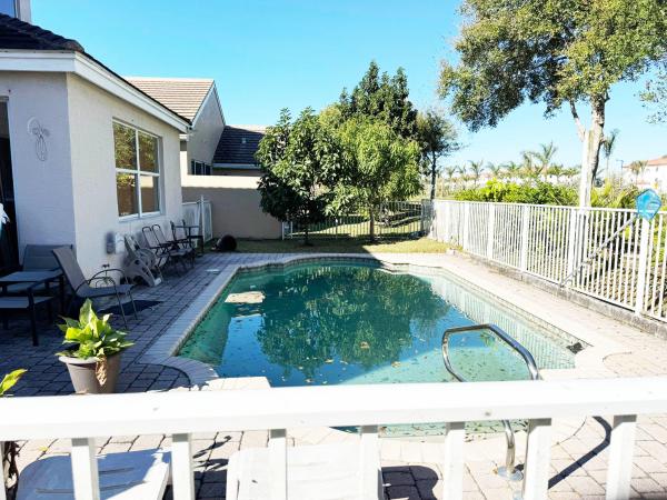 Anthony Groves, 180 Kensington Way, Royal Palm Beach, Florida 33414, image 1