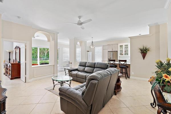 The Hamptons At Maplewood, 124 S Hampton Dr, Jupiter, Florida 33458, image 2
