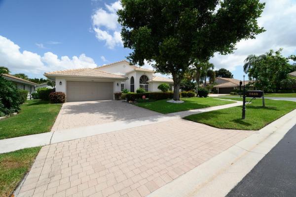 Lakeridge Falls, 7335 Sterling Falls Ln, Boynton Beach, Florida 33437, image 1