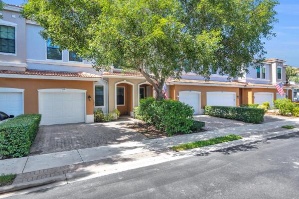 Gramercy Square, 5018 S Astor Cir, Delray Beach, Florida 33484, image 1