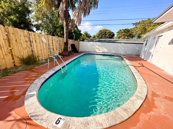 Bonnie Loch, 601 NW 38th St, Deerfield Beach, Florida 33064, image 1