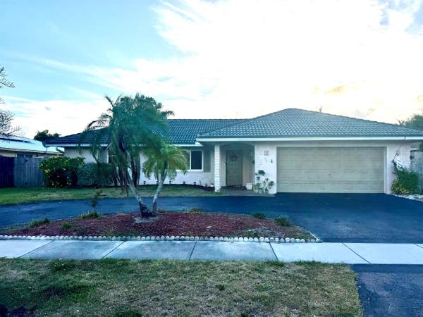 Boca Raton Square, 921 SW 11th Ter, Boca Raton, Florida 33486, image 1