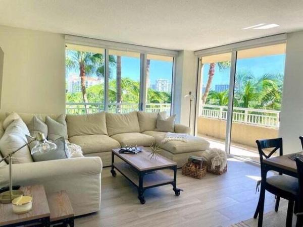 Turnberry On The Green, 19501 W Country Club Dr #414, Aventura, Florida 33180, image 1