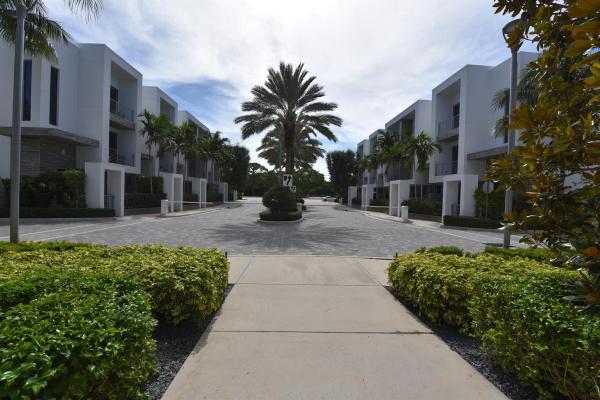Moderne Boca, 4030 NW 18th Way, Boca Raton, Florida 33431, image 1