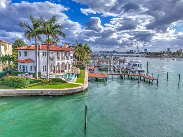 Sophia Seneca Estates, 2775 Lake Dr, Riviera Beach, Florida 33404, image 1