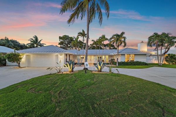 Tequesta Country Club, 86 Golfview Dr, Tequesta, Florida 33469, image 1