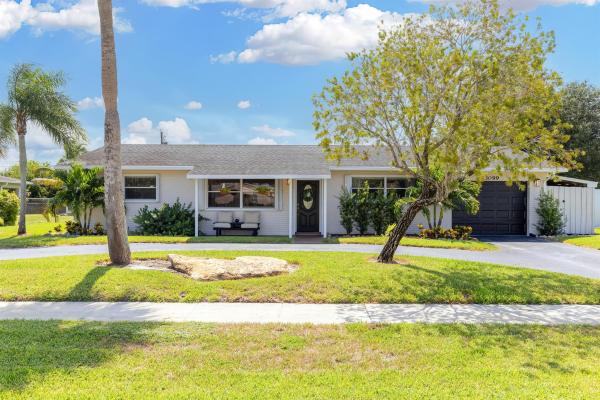 Palm Beach National Golf & Country Club Estates, 3099 Medinah Cir, Lake Worth Beach, Florida 33467, image 1