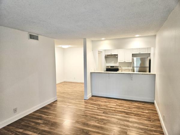 Centre Hill Courts, 825 NW 13th St #115, Boca Raton, Florida 33486, image 1