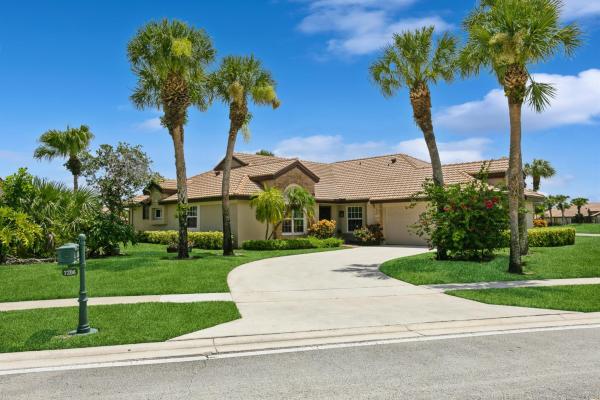 Hampton At Aberdeen, 7206 Le Chalet Blvd, Boynton Beach, Florida 33472, image 1