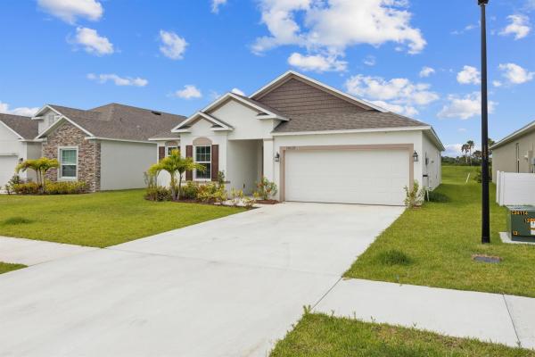 Crosstown Commons, 10621 SW Vasari Way, Port St. Lucie, Florida 34987, image 1