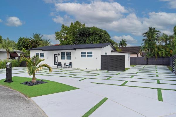 2835 SW 103rd Ct, Unincorporated Dade County, Florida 33165, image 1