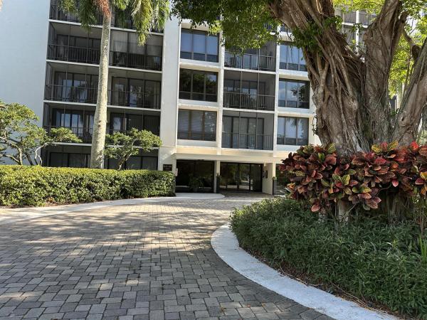 Willow Wood Midrise At Boca Country Club, 6805 Willow Wood Dr #5032, Boca Raton, Florida 33434, image 1