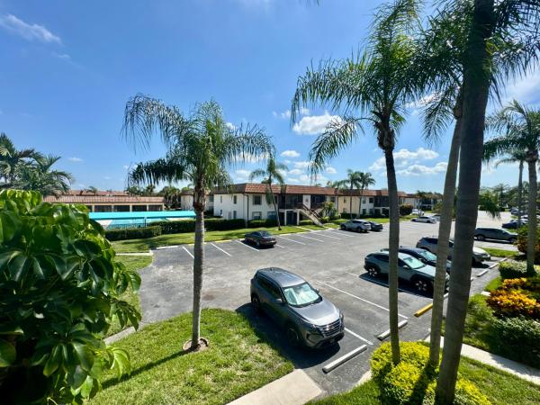Lucerne Lakes Golf Colony, 7214 Golf Colony Ct #205, Lake Worth, Florida 33467, image 2