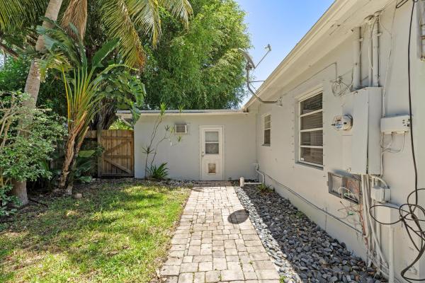 Poinsettia Heights, 1637 N Victoria Park Rd, Fort Lauderdale, Florida 33305, image 1