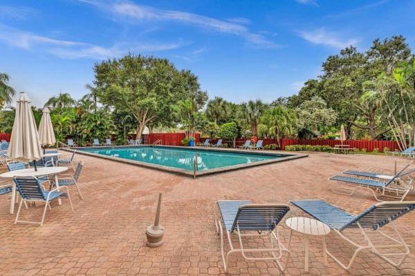 Delray Oaks West, 2913 SW 22nd Cir #36D, Delray Beach, Florida 33445, image 2