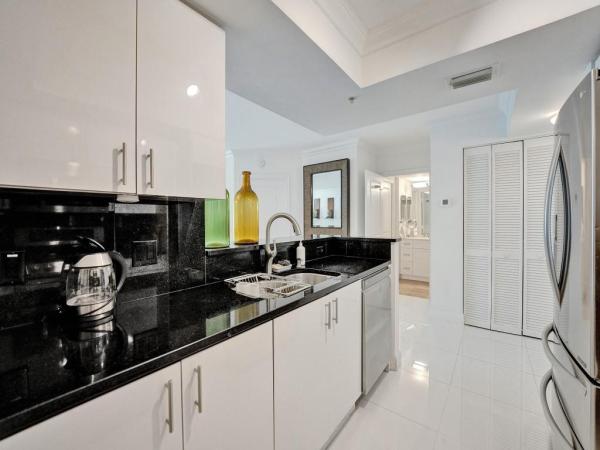 Palmetto Place, 99 SE Mizner Blvd #213, Boca Raton, Florida 33432, image 2