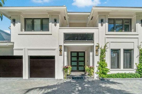 Kings Court, 250 NE Mizner Blvd, Boca Raton, Florida 33432, image 1