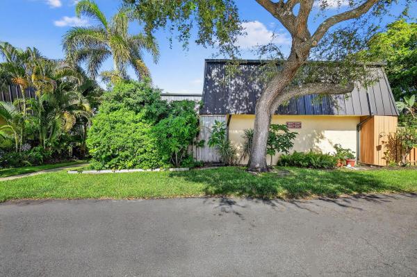 Waterside Estates, 2494 Waterside Dr #4c, Lake Worth Beach, Florida 33461, image 1